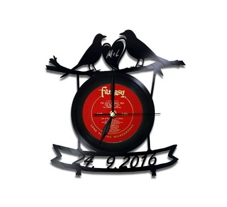 Svadobné hodiny zaľúbené vtáčiky