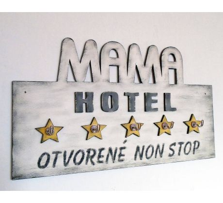 Drevený vešiak mama hotel