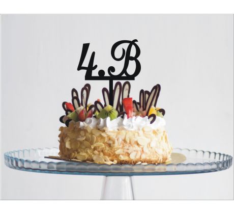 Dekorácia na tortu na stužkovú slávnosť