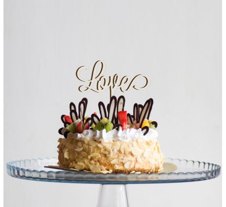 Love drevený zápich na tortu