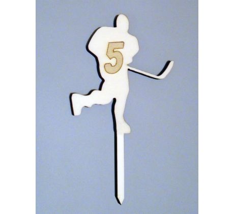 Hokejista s čislom na tortu