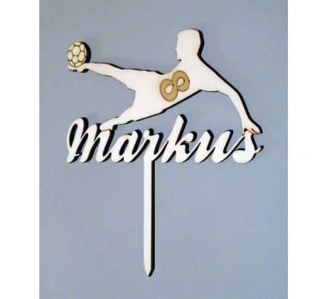 Futbalista s čislom a menom na tortu v1