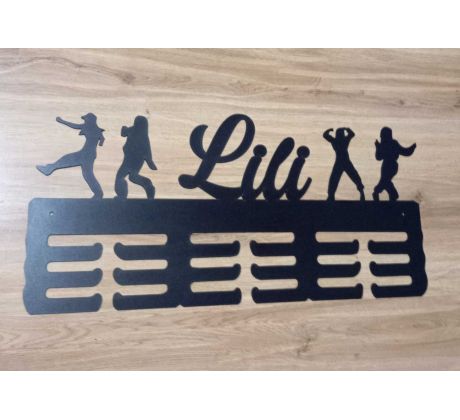 vešiak na medaily personalizované meno šport 2